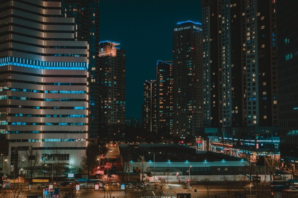 韓国ドラマの監督に対するインタビュー翻訳はどのように行われるのか？